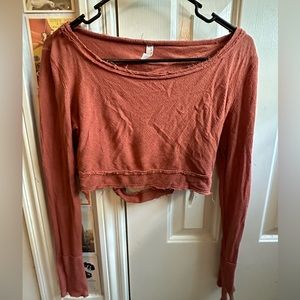 FREE PEOPLE MOVEMENT long sleeved crop top